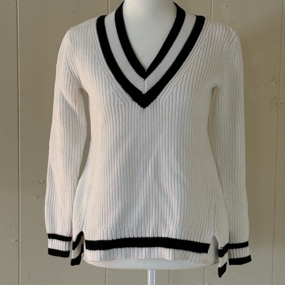 Michael Kors XXS White V Neck Sweater w/black trim